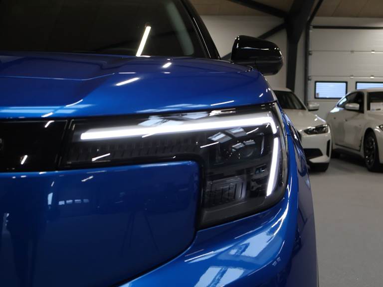 Ford Explorer 77 Select Extended Range