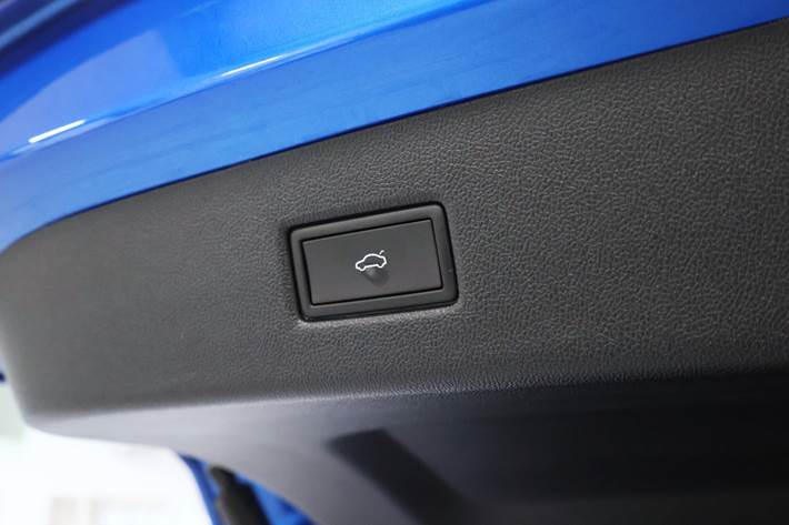 Blå Ford Explorer fra 2024