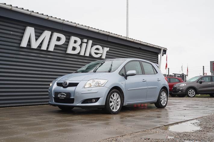 Blå Toyota Auris fra 2007
