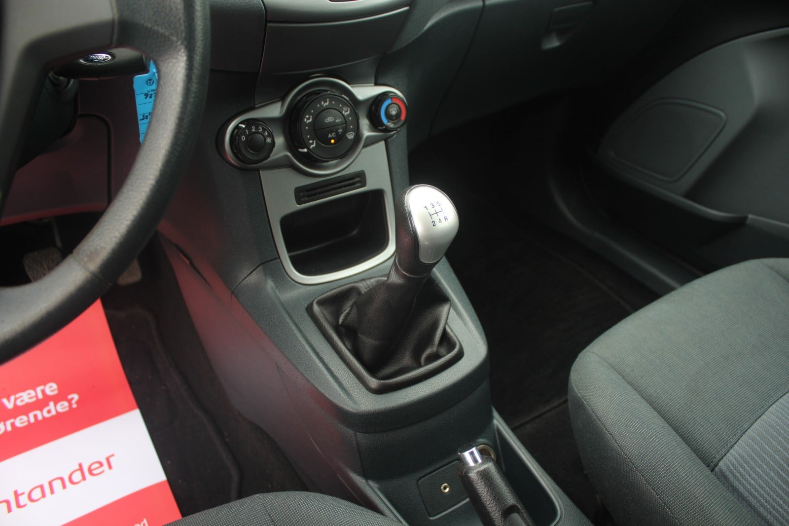 Sølv Ford Fiesta fra 2010