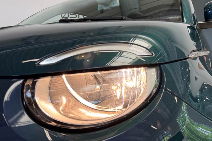 Grøn Fiat 500e fra 2023