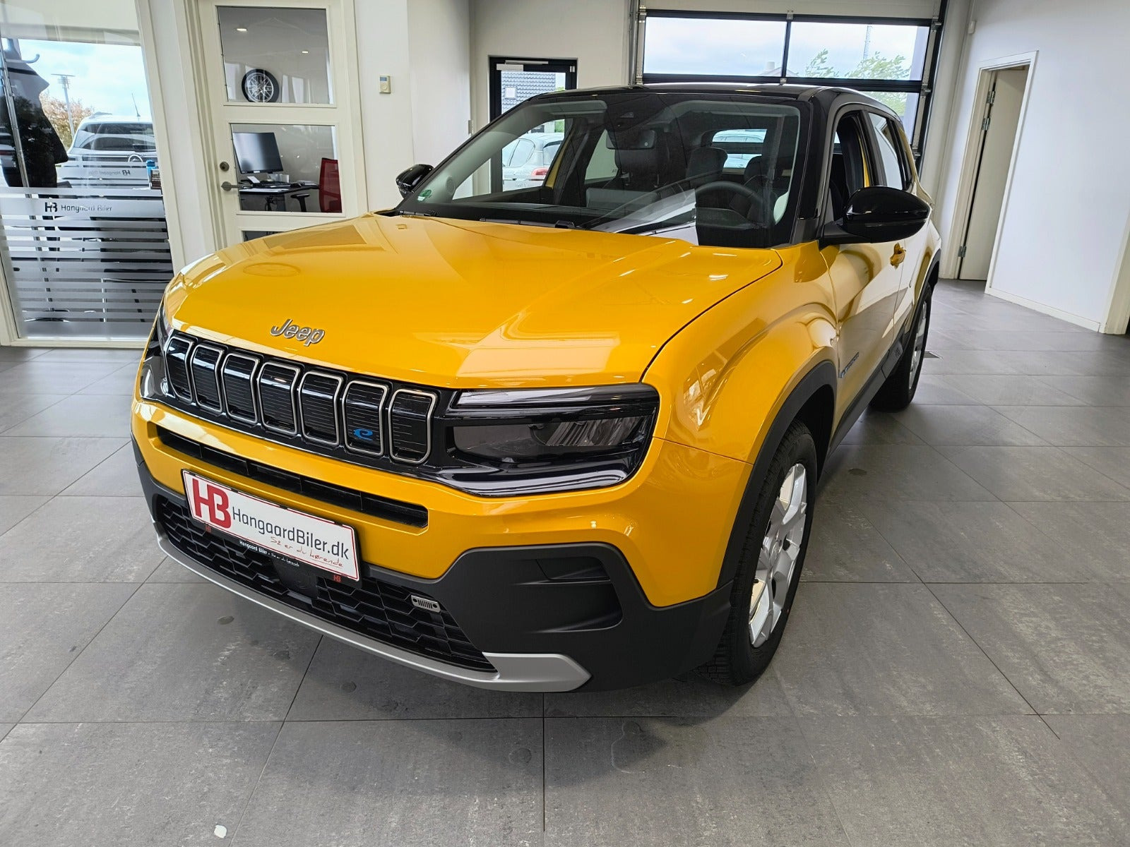 Gul Jeep Avenger fra 2023