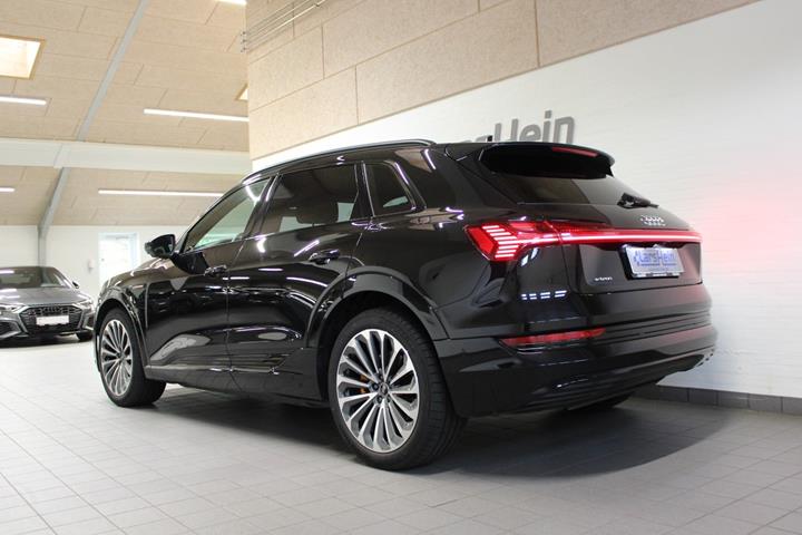 Sort Audi e-tron fra 2022