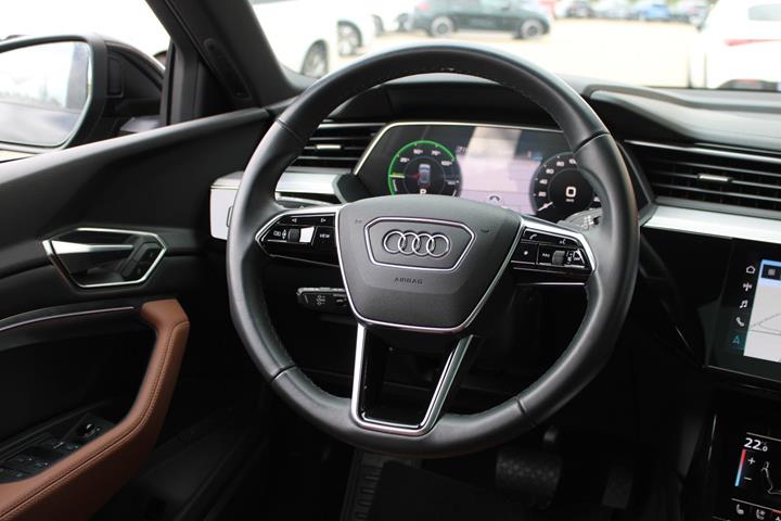 Sort Audi e-tron fra 2022