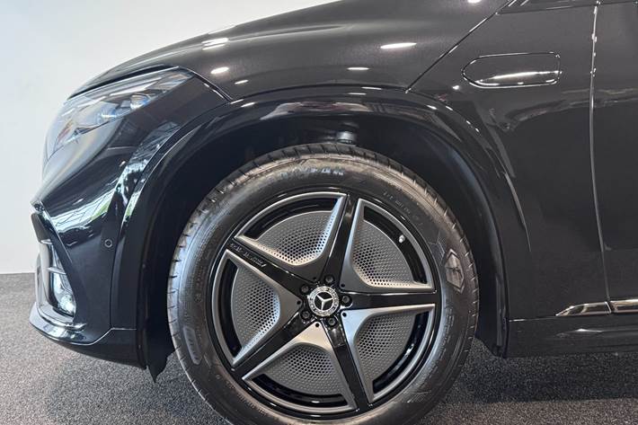 Sort Mercedes EQS450 SUV fra 2024