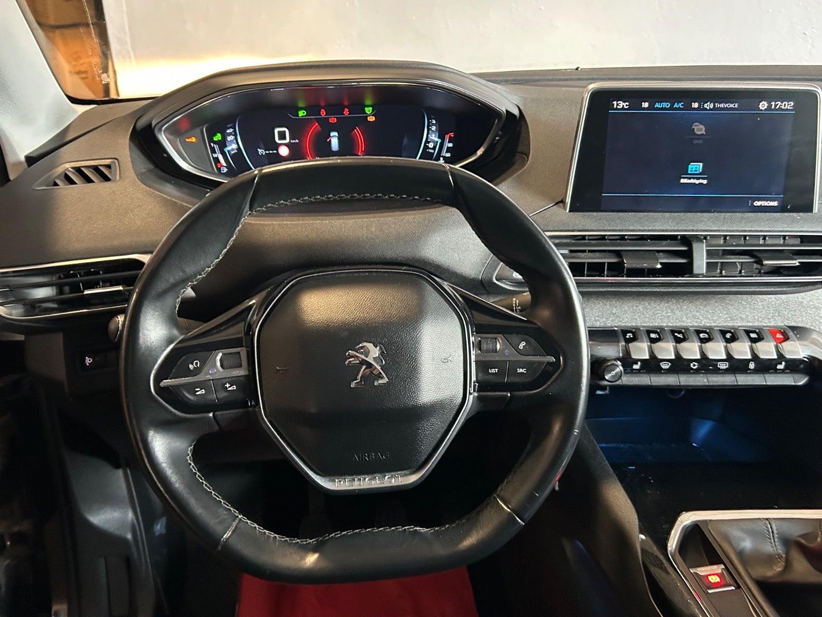 Sort Peugeot 5008 fra 2018