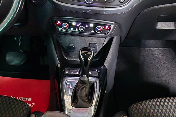 Blå Opel Crossland X fra 2020