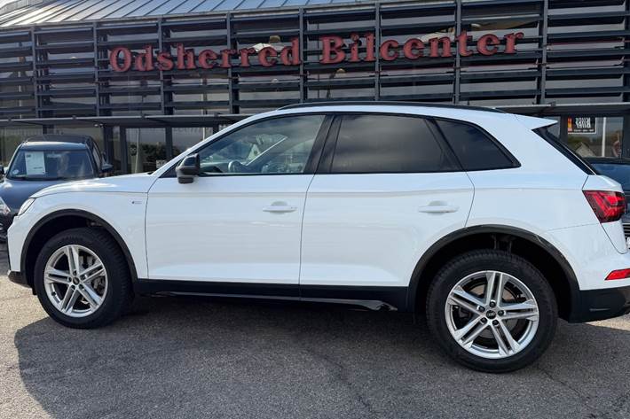 Hvid Audi Q5 fra 2023