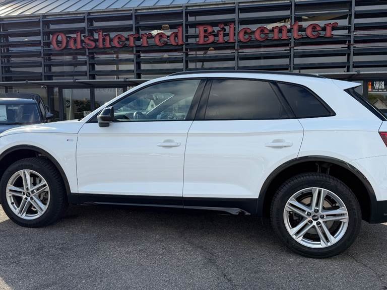 Audi Q5 40 TDi S-line Midnight Edition quattro S-tr.