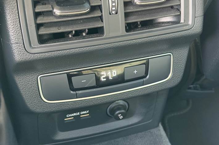 Hvid Audi Q5 fra 2023