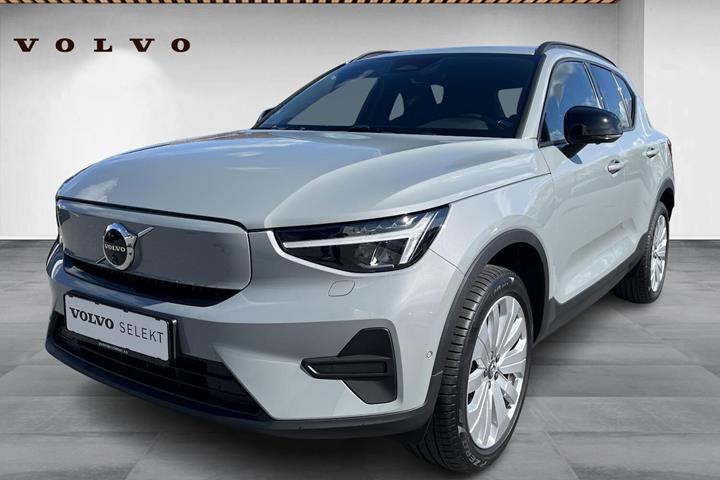 Grå Volvo EX40 fra 2024 set udefra
