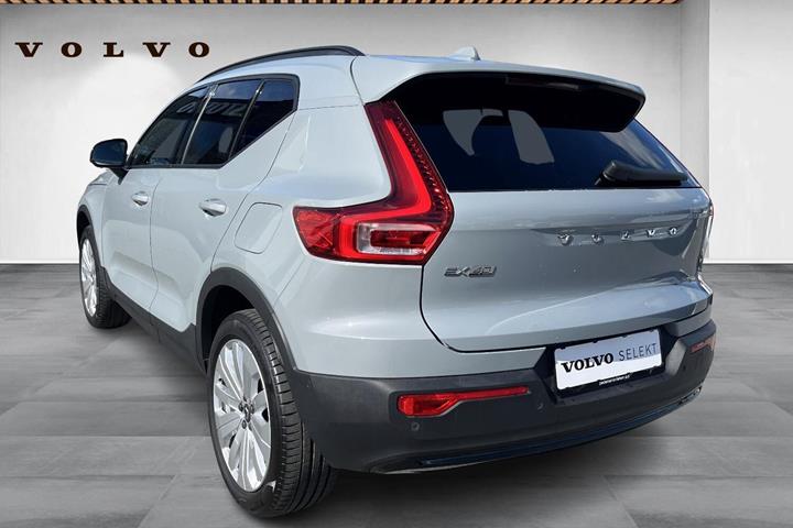 Grå Volvo EX40 fra 2024