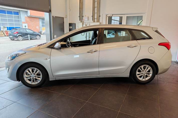 Sølv Hyundai i30 fra 2015