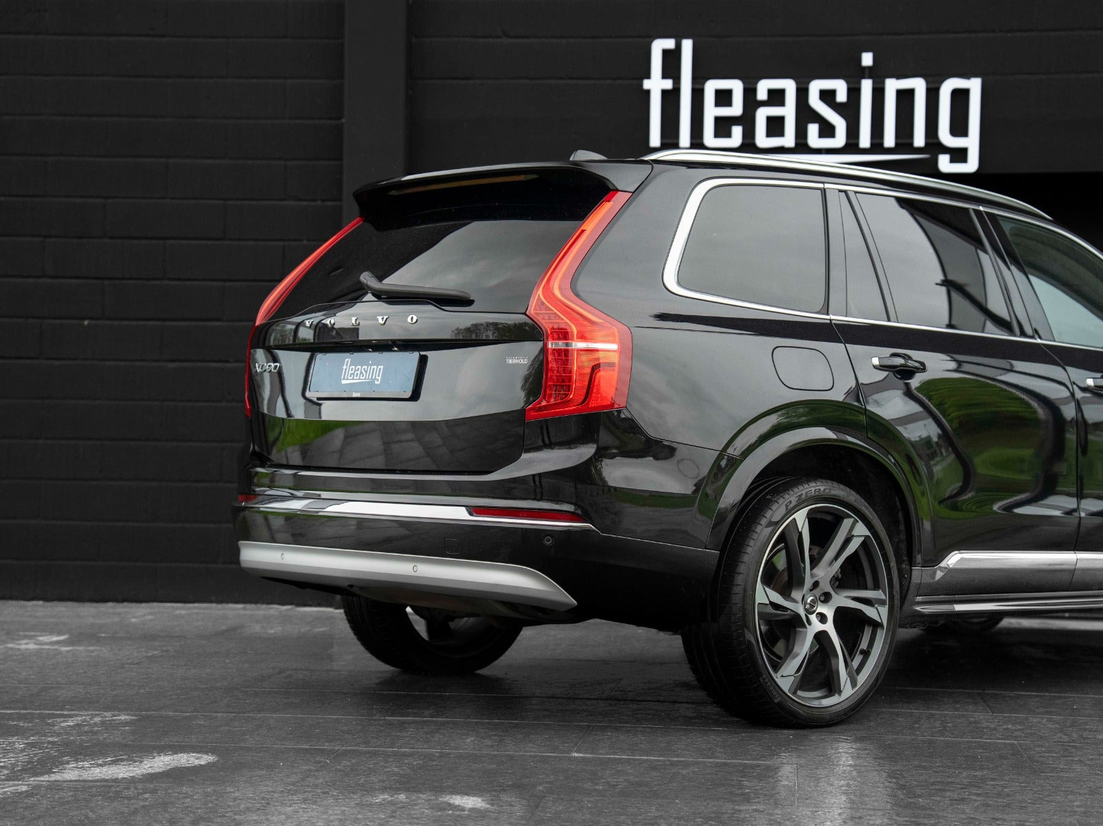 Sort Volvo XC90 fra 2022