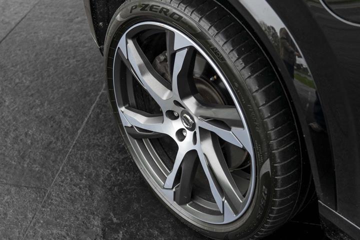 Sort Volvo XC90 fra 2022