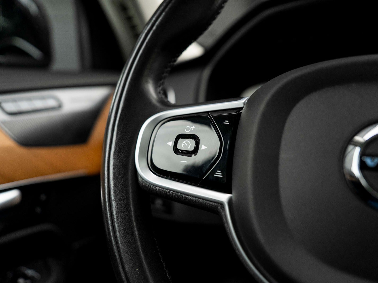 Sort Volvo XC90 fra 2022