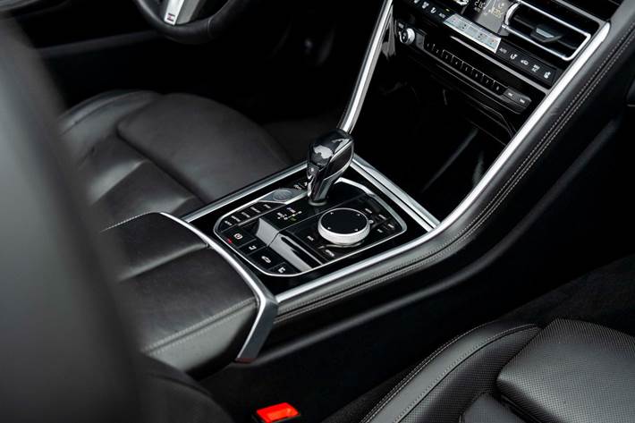 Sort BMW M850i fra 2019