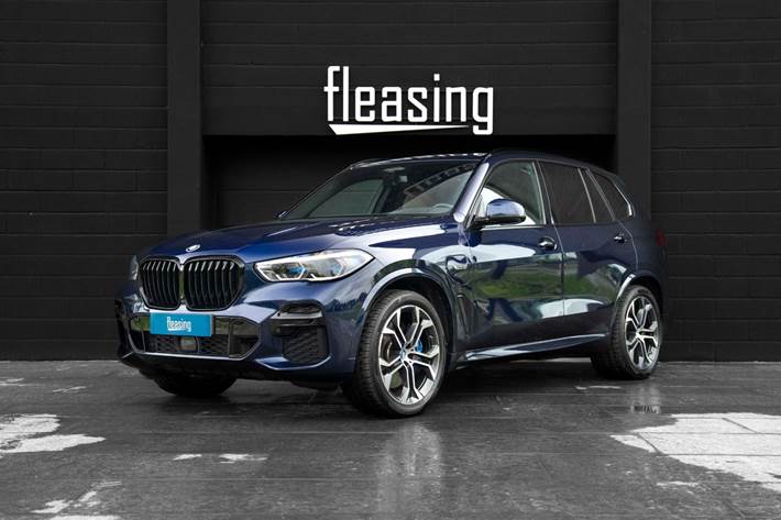 Blå BMW X5 fra 2021