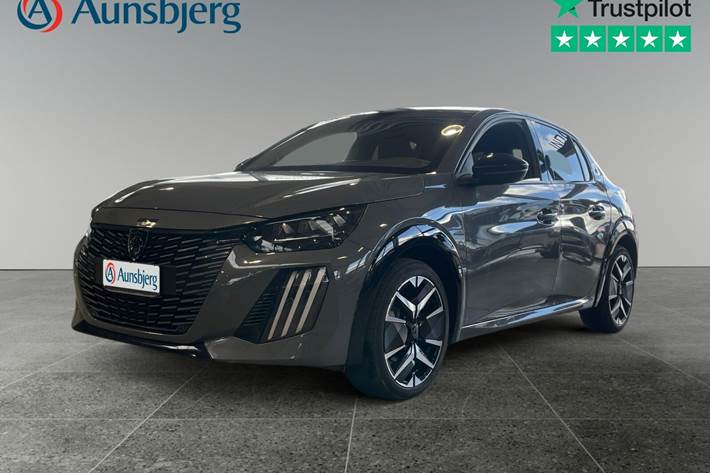 Grå Peugeot e-208 fra 2025