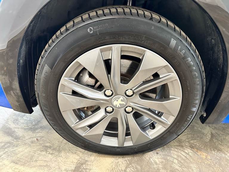 Peugeot e-208 EL Allure 136HK 5d Aut.