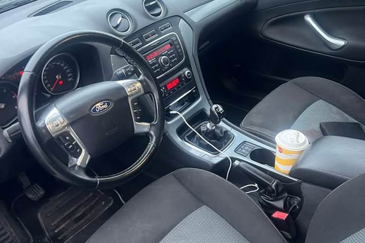 Sort Ford Mondeo fra 2011