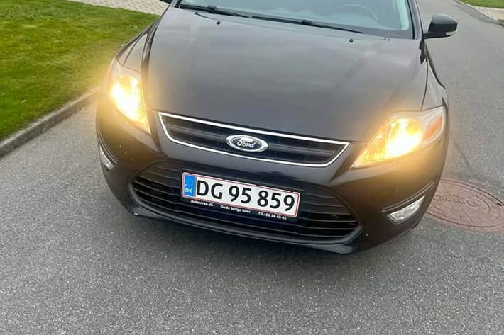Sort Ford Mondeo fra 2011