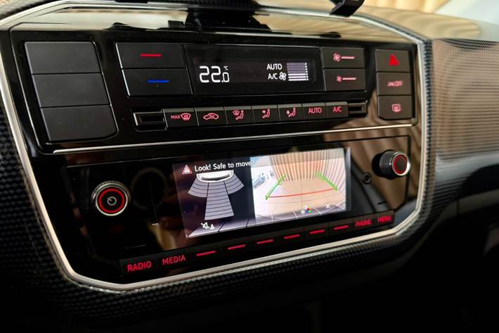 Hvid VW E-UP! fra 2022