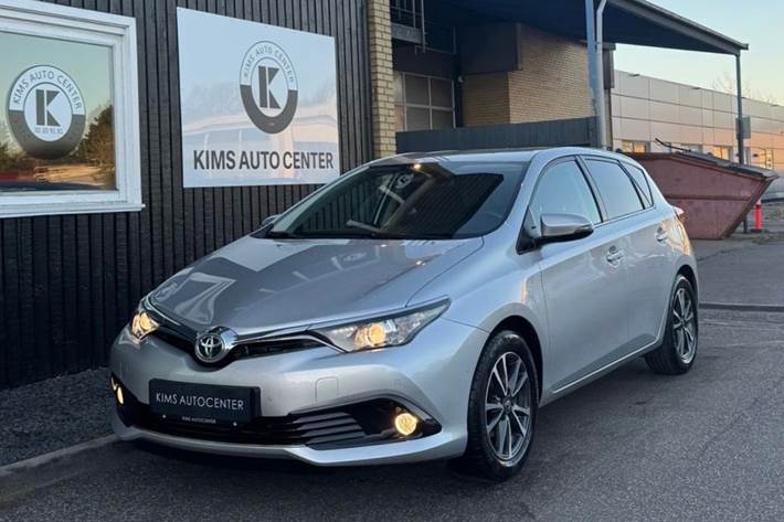 undefined Toyota Auris fra 2016
