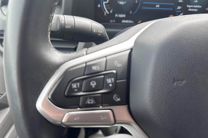 Grå VW Transporter fra 2025