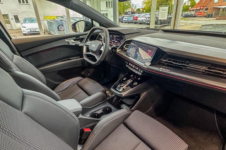 Sort Audi Q4 fra 2025