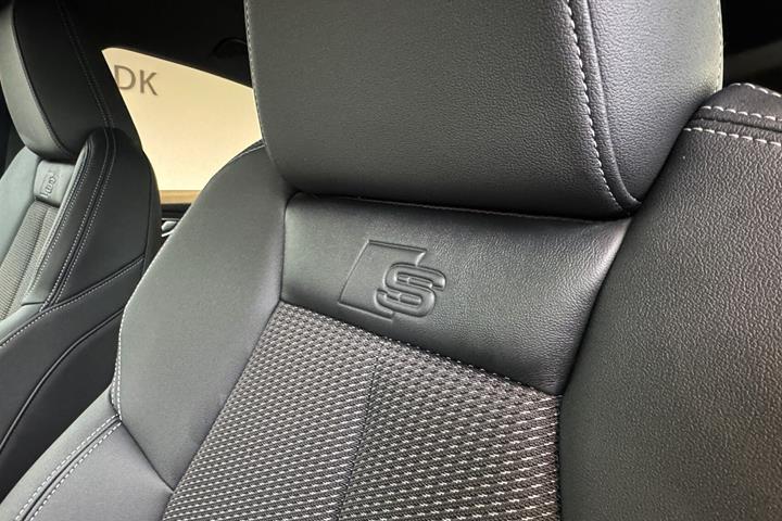 Sort Audi Q4 fra 2025