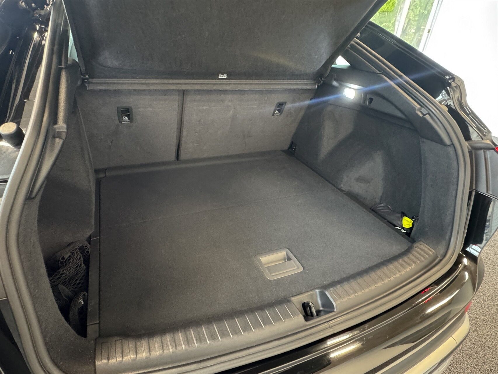 Sort Audi Q4 fra 2025