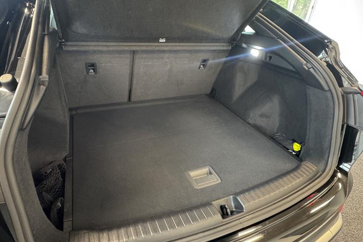 Sort Audi Q4 fra 2025