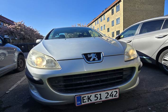 Grå Peugeot 407 fra 2005