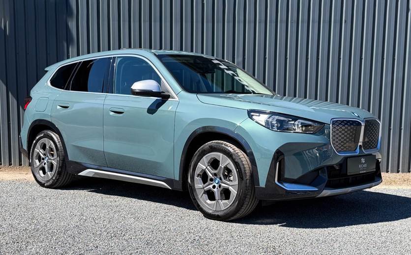 BMW iX1 xDrive30 X-Line