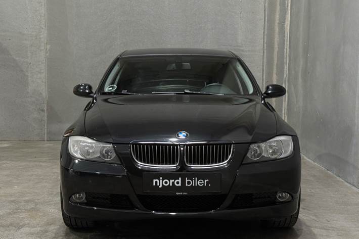 undefined BMW 330i fra 2006