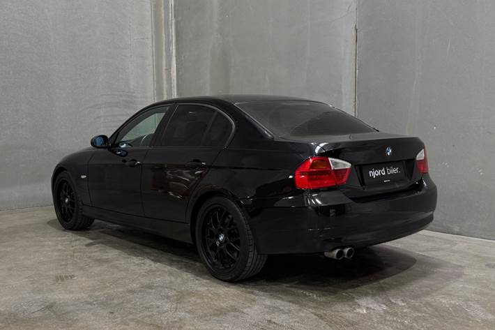 undefined BMW 330i fra 2006