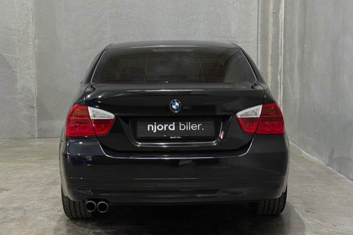 undefined BMW 330i fra 2006