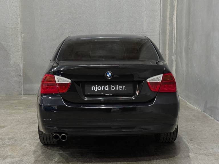 BMW 330i 3,0