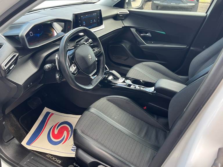 Peugeot 2008 1,2 PureTech 130 Allure EAT8