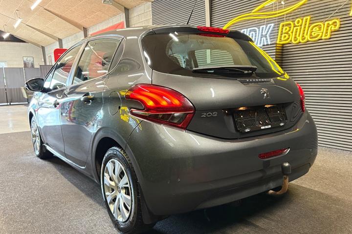 undefined Peugeot 208 fra 2015