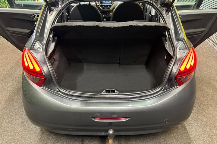 undefined Peugeot 208 fra 2015
