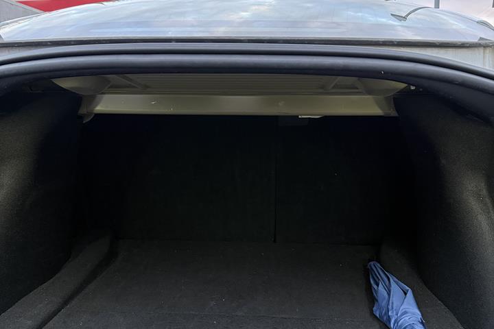 Hvid Tesla Model 3 fra 2020