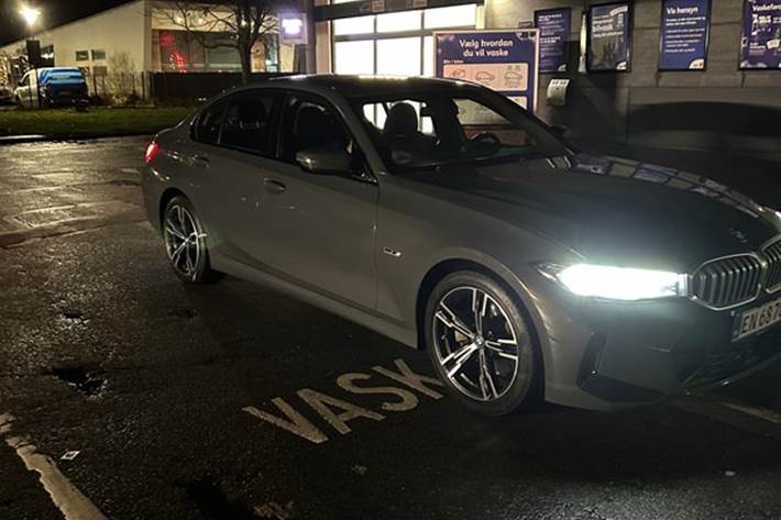 undefined BMW 330e fra 2023