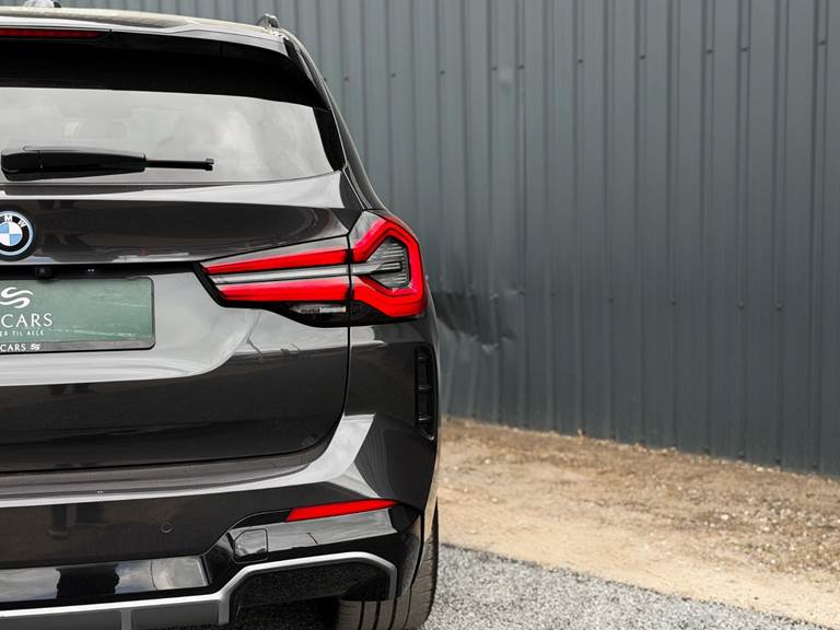 BMW iX3 Charged M-Sport