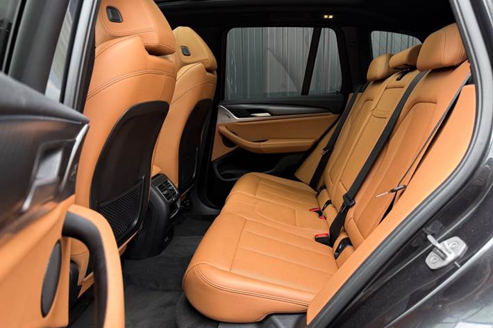 Grå BMW iX3 fra 2023