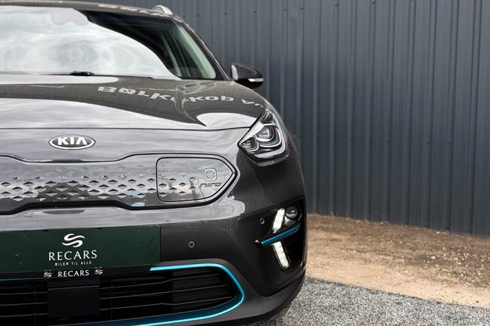 Grå Kia e-Niro fra 2021