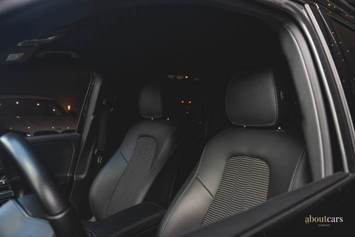 Sort Mercedes EQB250 fra 2022