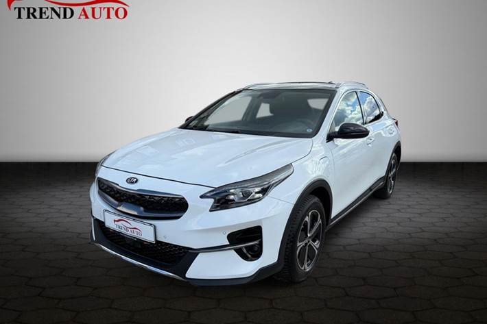 Hvid Kia XCeed fra 2020 set udefra