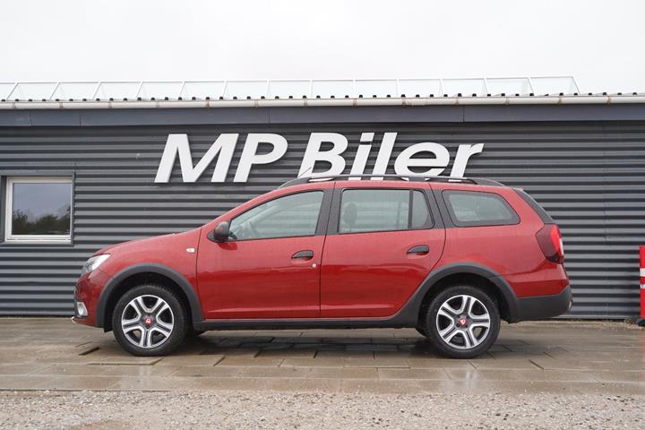 Rød Dacia Logan Stepway fra 2019